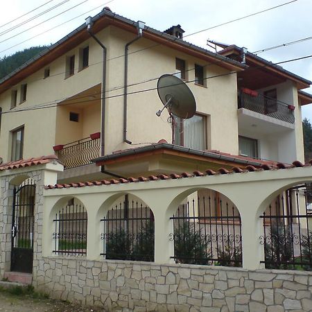 Guest House Benita Dövlen Dış mekan fotoğraf