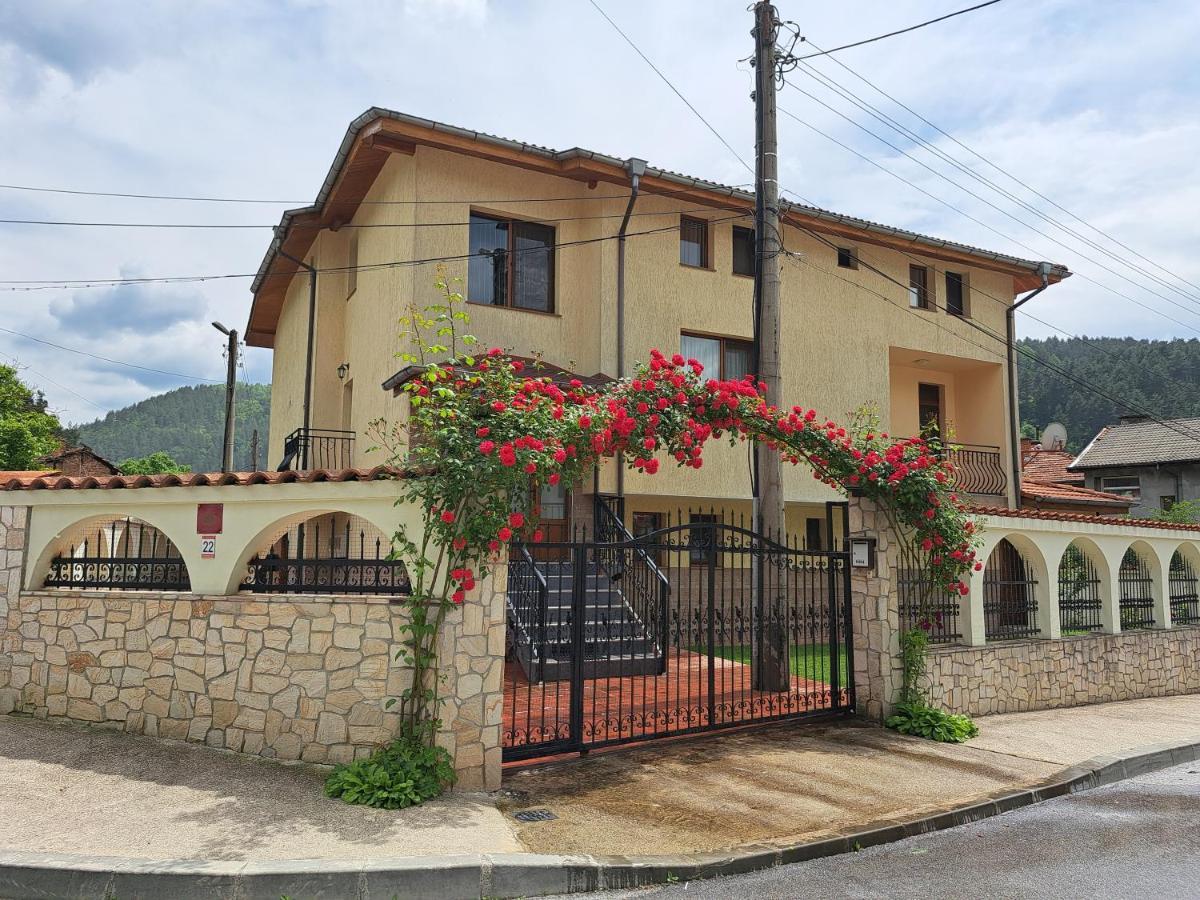 Guest House Benita Dövlen Dış mekan fotoğraf