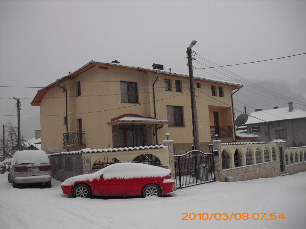 Guest House Benita Dövlen Dış mekan fotoğraf